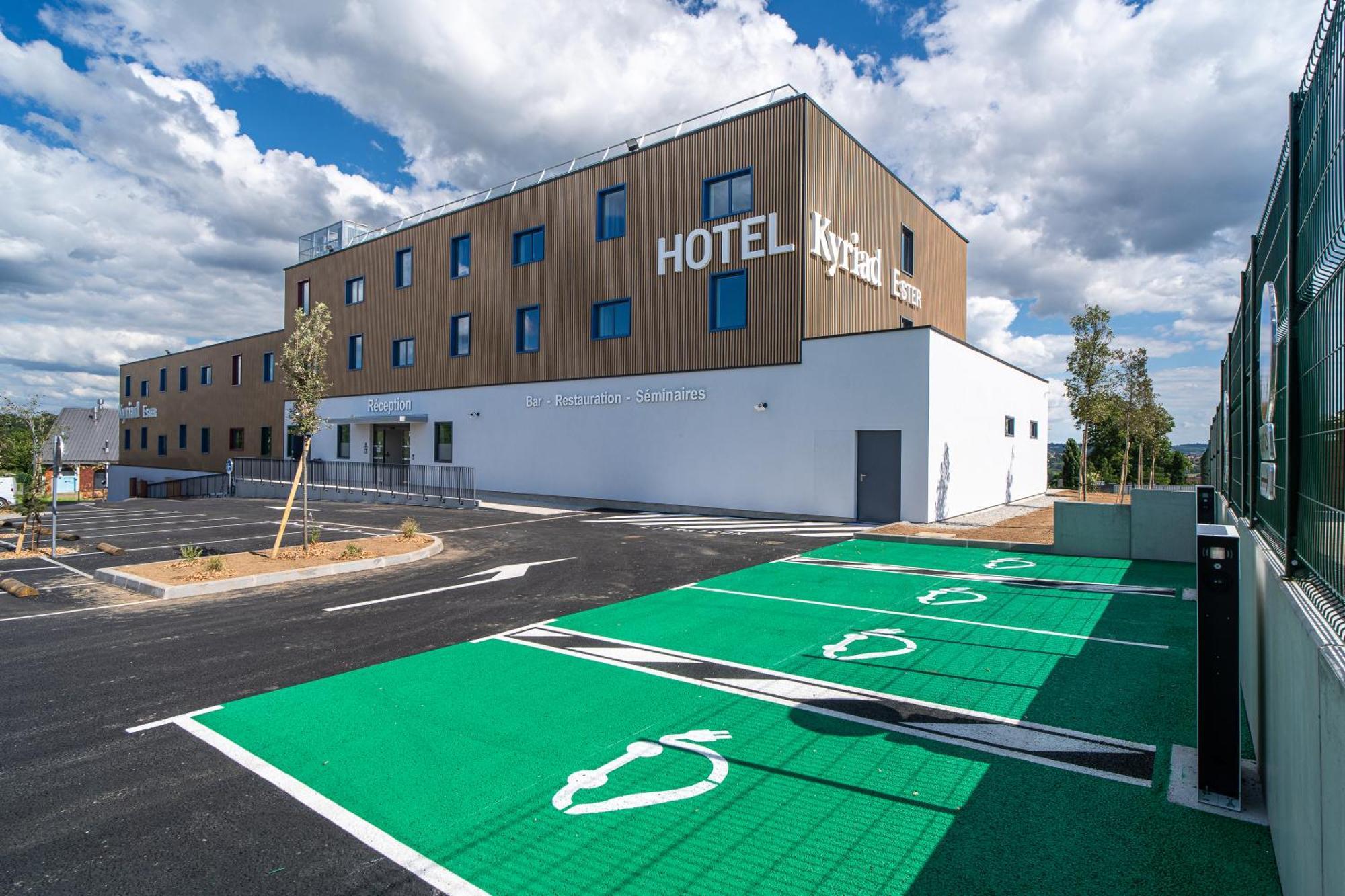 Kyriad - Ester Hotel 3*